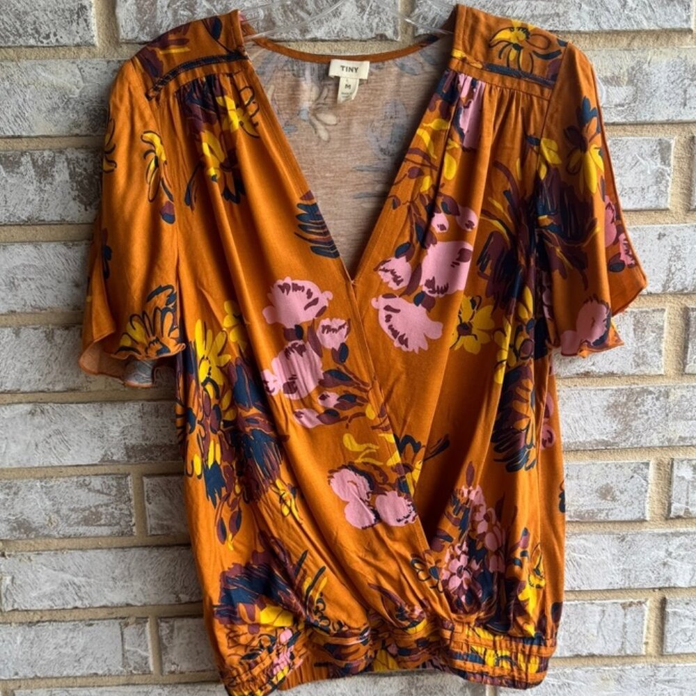 Tiny V-Neck Floral Print Knit Wrap Short Sleeve Blouse Size M